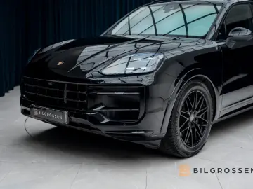 PORSCHE Cayenne E-Hyb SportDesign