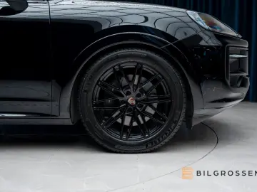 PORSCHE Cayenne E-Hyb SportDesign