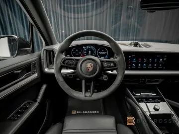 PORSCHE Cayenne E-Hyb SportDesign