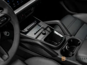 PORSCHE Cayenne E-Hyb SportDesign