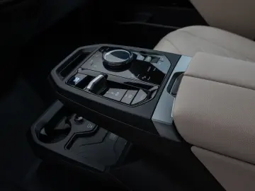 BMW iX xD40 Laser 360 DAB H K SoftCl ACC AHK Sport