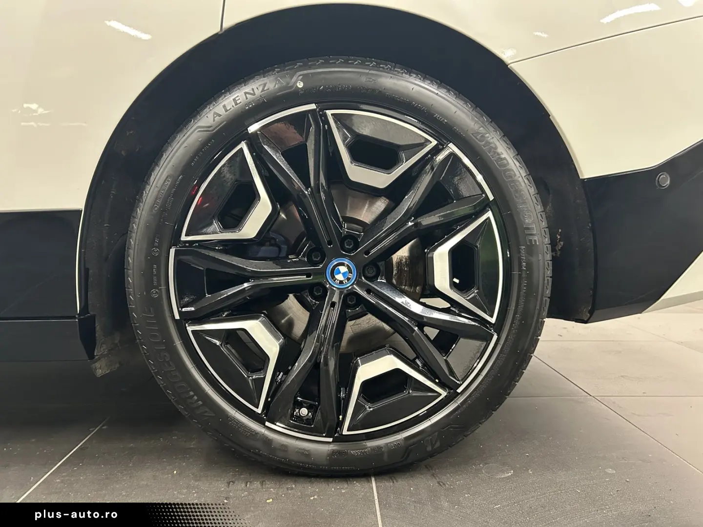 BMW iX xDrive40 Sportpaket Drivingass. Parkass. Harm