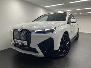 BMW iX xDrive40 Sportpaket Drivingass. Parkass. Harm