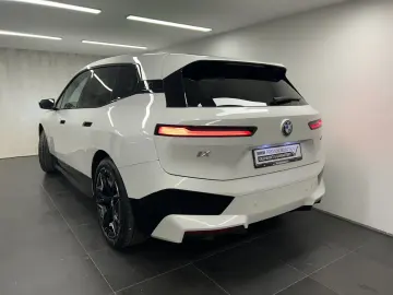 BMW iX xDrive40 Sportpaket Drivingass. Parkass. Harm