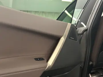 BMW iX xDrive40 Sportpaket Drivingass. Parkass. Harm