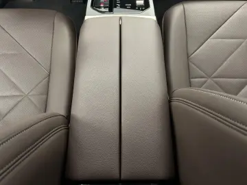 BMW iX xDrive40 Sportpaket Drivingass. Parkass. Harm