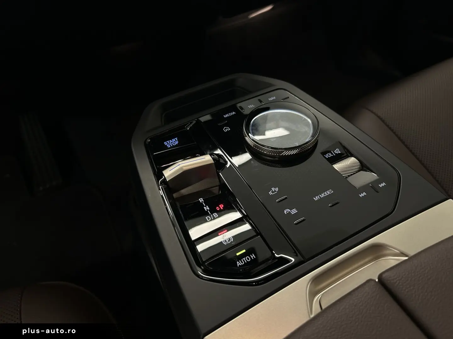 BMW iX xDrive40 Sportpaket Drivingass. Parkass. Harm