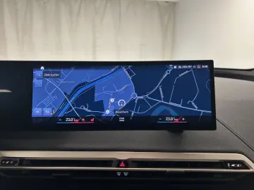 BMW iX xDrive40 Sportpaket Drivingass. Parkass. Harm