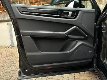 PORSCHE Cayenne Coupe S PANO Luft 18-Wege Vierrad 22  RS