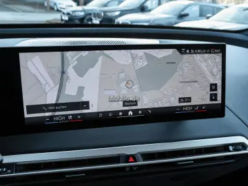 BMW iX xDrive40 Sportpaket Klimaaut. AHK Soft-Close