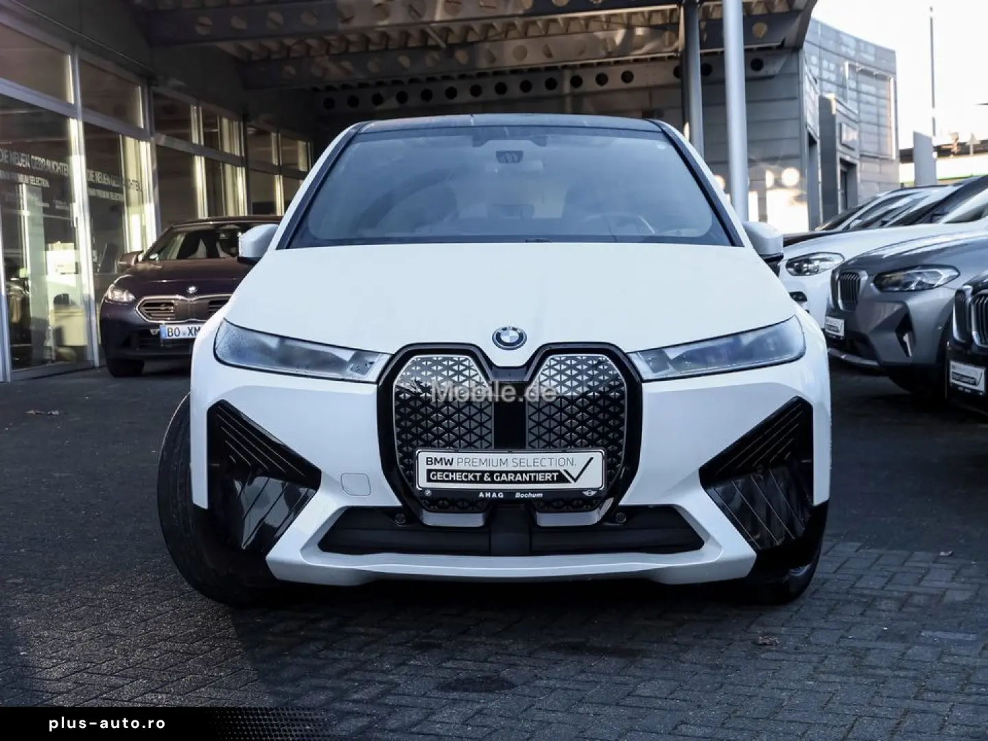 BMW iX xDrive40 Sportpaket Klimaaut. AHK Soft-Close
