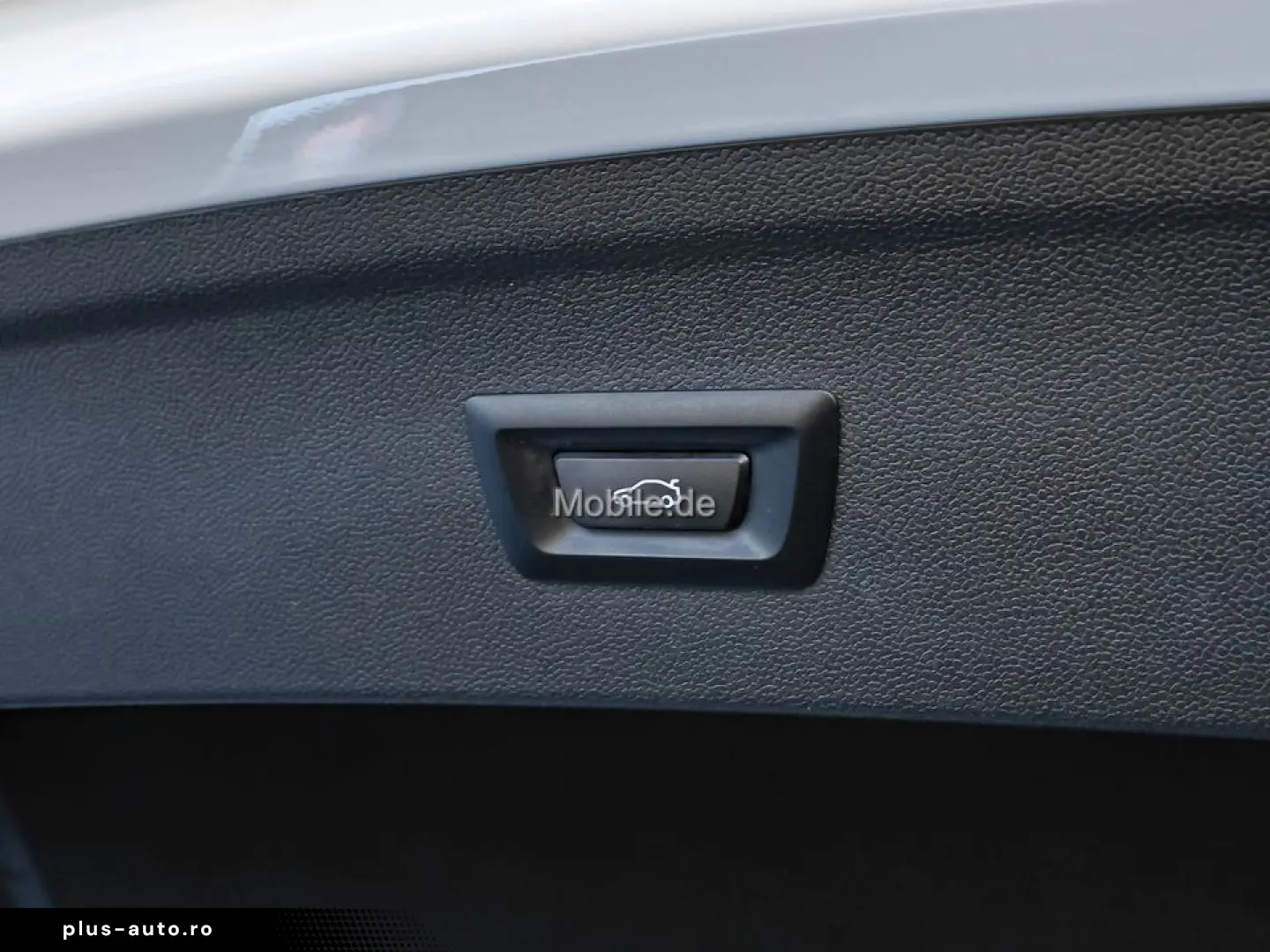 BMW iX xDrive40 Sportpaket Klimaaut. AHK Soft-Close