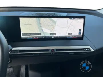 BMW iX xDrive40 Sportpaket DA  LC Prof. Komfortzugan