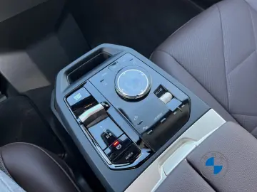 BMW iX xDrive40 Sportpaket DA  LC Prof. Komfortzugan