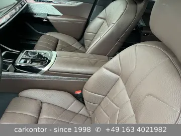 BMW i7 xDr. 60  M SPORT PRO LOUNGE SEAT FOND ENT SKY