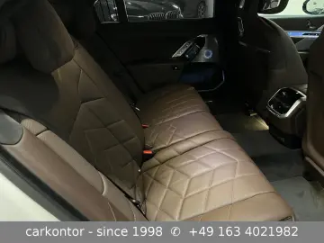 BMW i7 xDr. 60  M SPORT PRO LOUNGE SEAT FOND ENT SKY