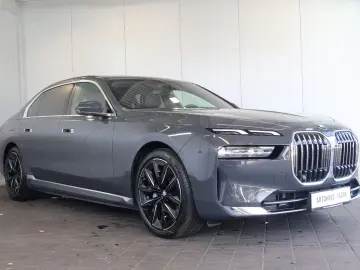 BMW i7 60 Design P. THEATRE B&W LUFT GLOW AUT. DOORS