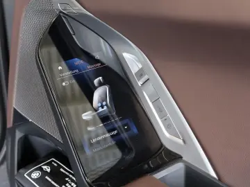 BMW i7 60 Design P. THEATRE B&W LUFT GLOW AUT. DOORS