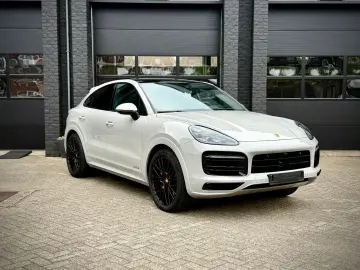 PORSCHE Cayenne Coupe GTS