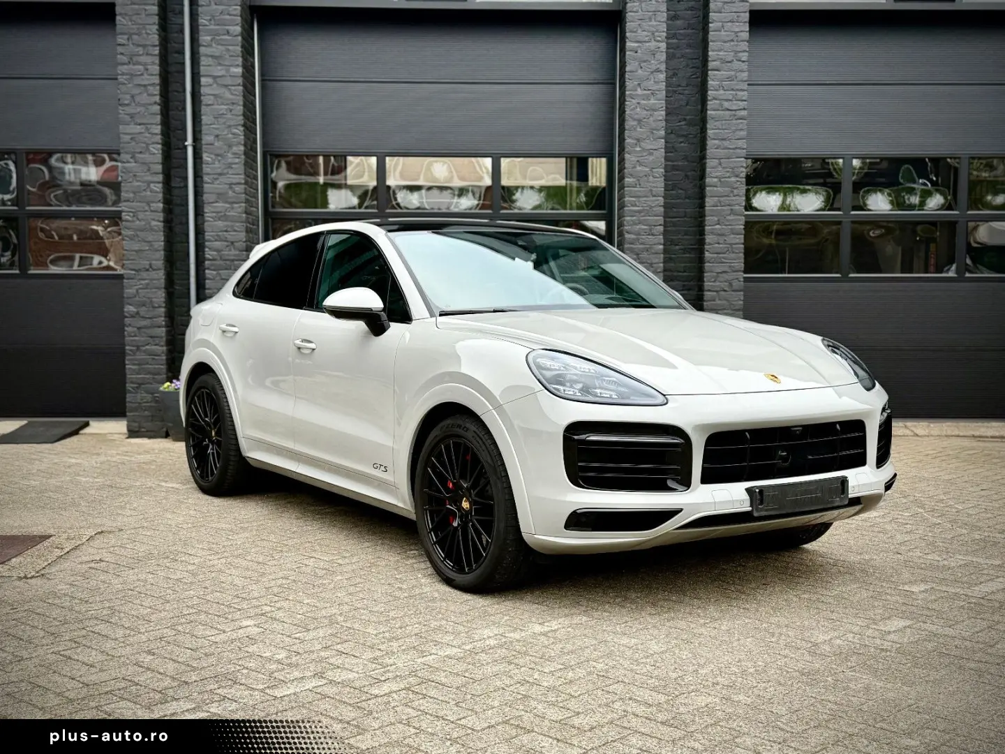PORSCHE Cayenne Coupe GTS