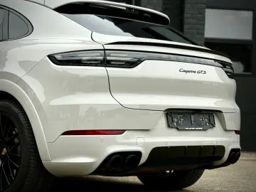 PORSCHE Cayenne Coupe GTS