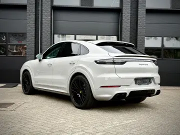 PORSCHE Cayenne Coupe GTS