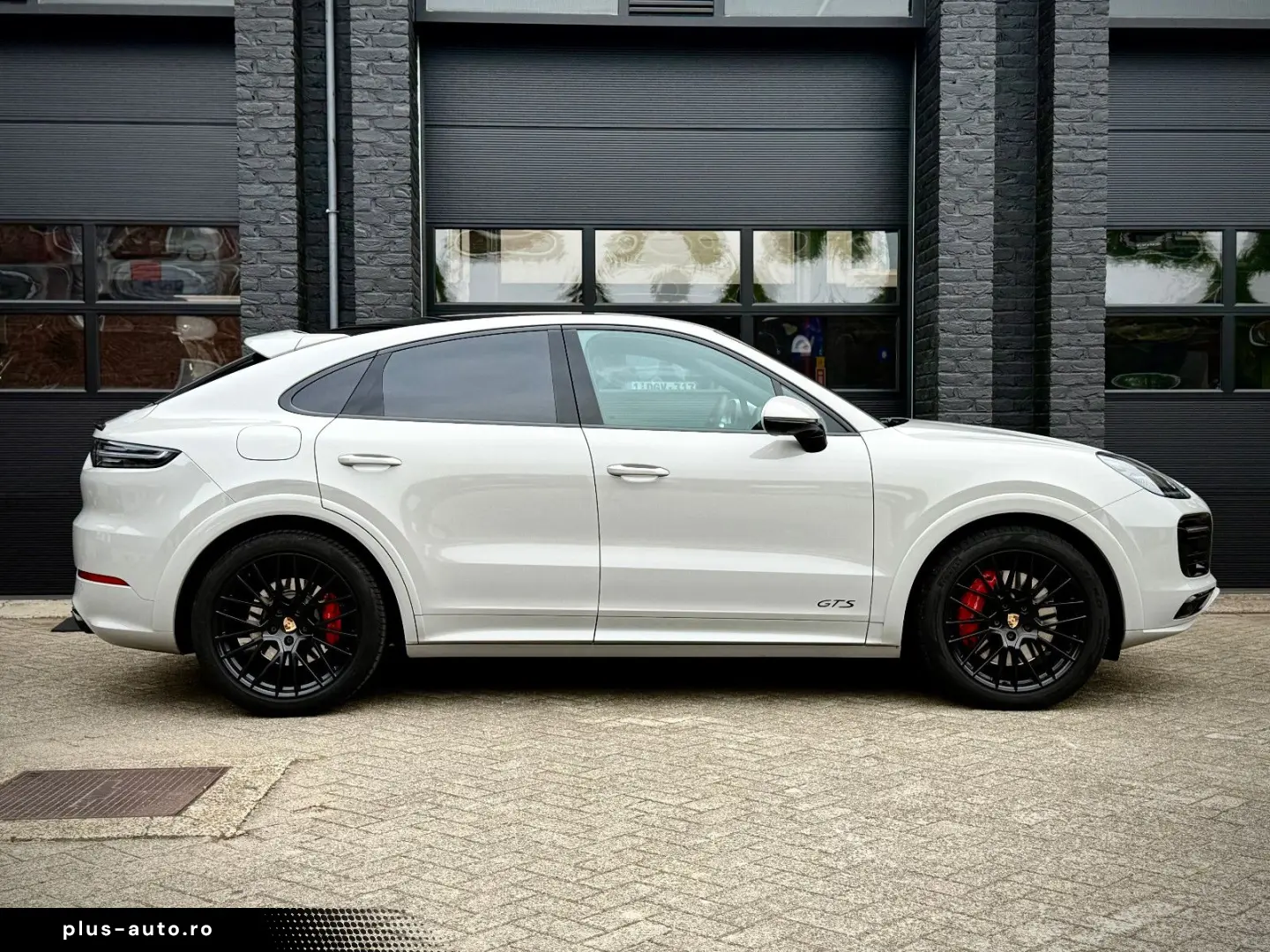 PORSCHE Cayenne Coupe GTS