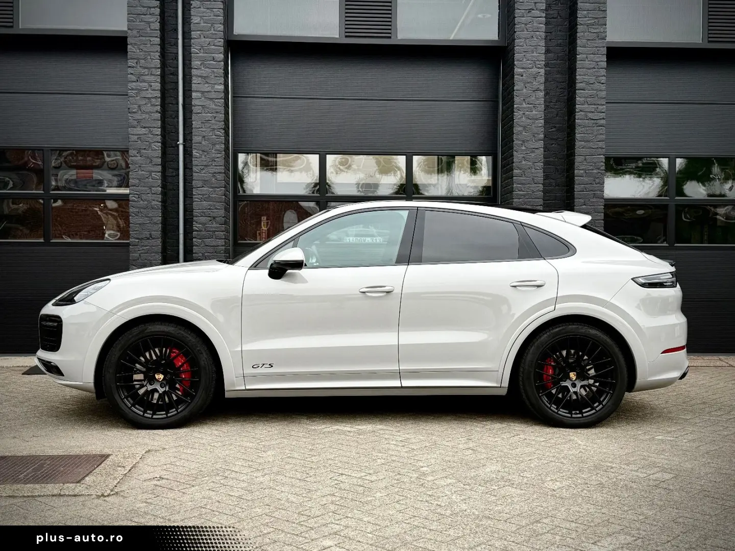 PORSCHE Cayenne Coupe GTS