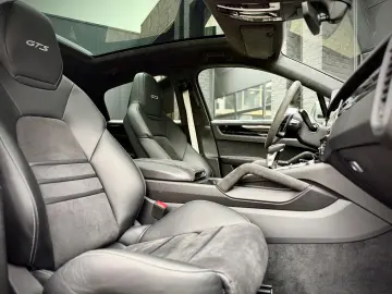 PORSCHE Cayenne Coupe GTS