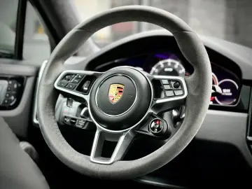 PORSCHE Cayenne Coupe GTS