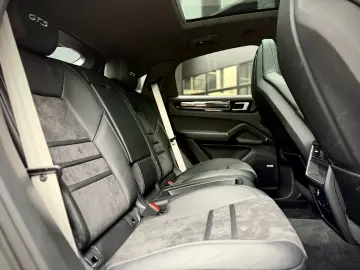 PORSCHE Cayenne Coupe GTS