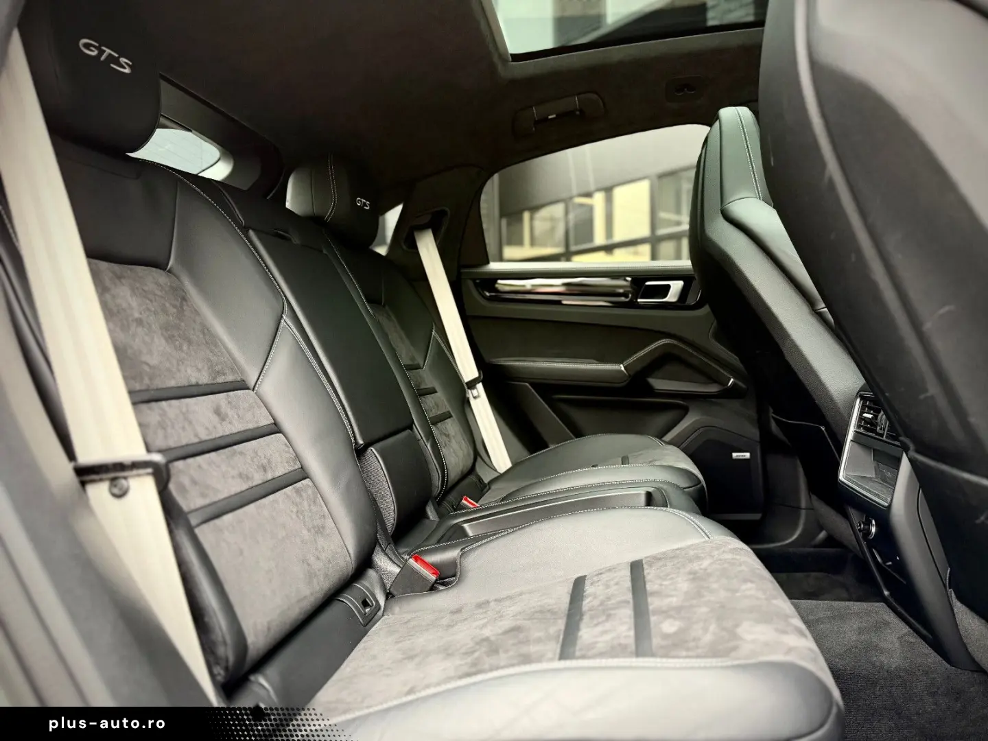 PORSCHE Cayenne Coupe GTS