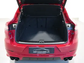 PORSCHE GTS Cayenne Coupe   AHK PDCC CHRONO