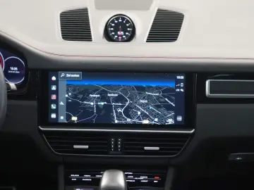 PORSCHE GTS Cayenne Coupe   AHK PDCC CHRONO