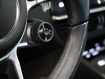 PORSCHE GTS Cayenne Coupe   AHK PDCC CHRONO