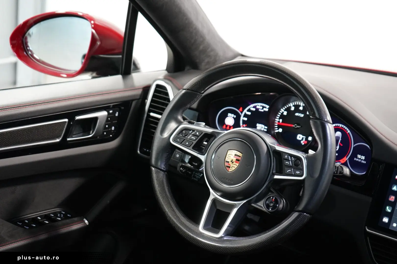 PORSCHE GTS Cayenne Coupe   AHK PDCC CHRONO