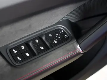 PORSCHE GTS Cayenne Coupe   AHK PDCC CHRONO