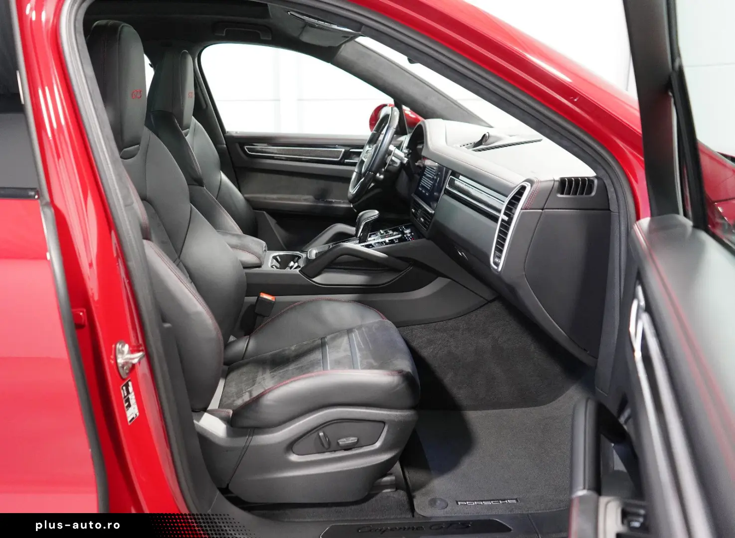 PORSCHE GTS Cayenne Coupe   AHK PDCC CHRONO