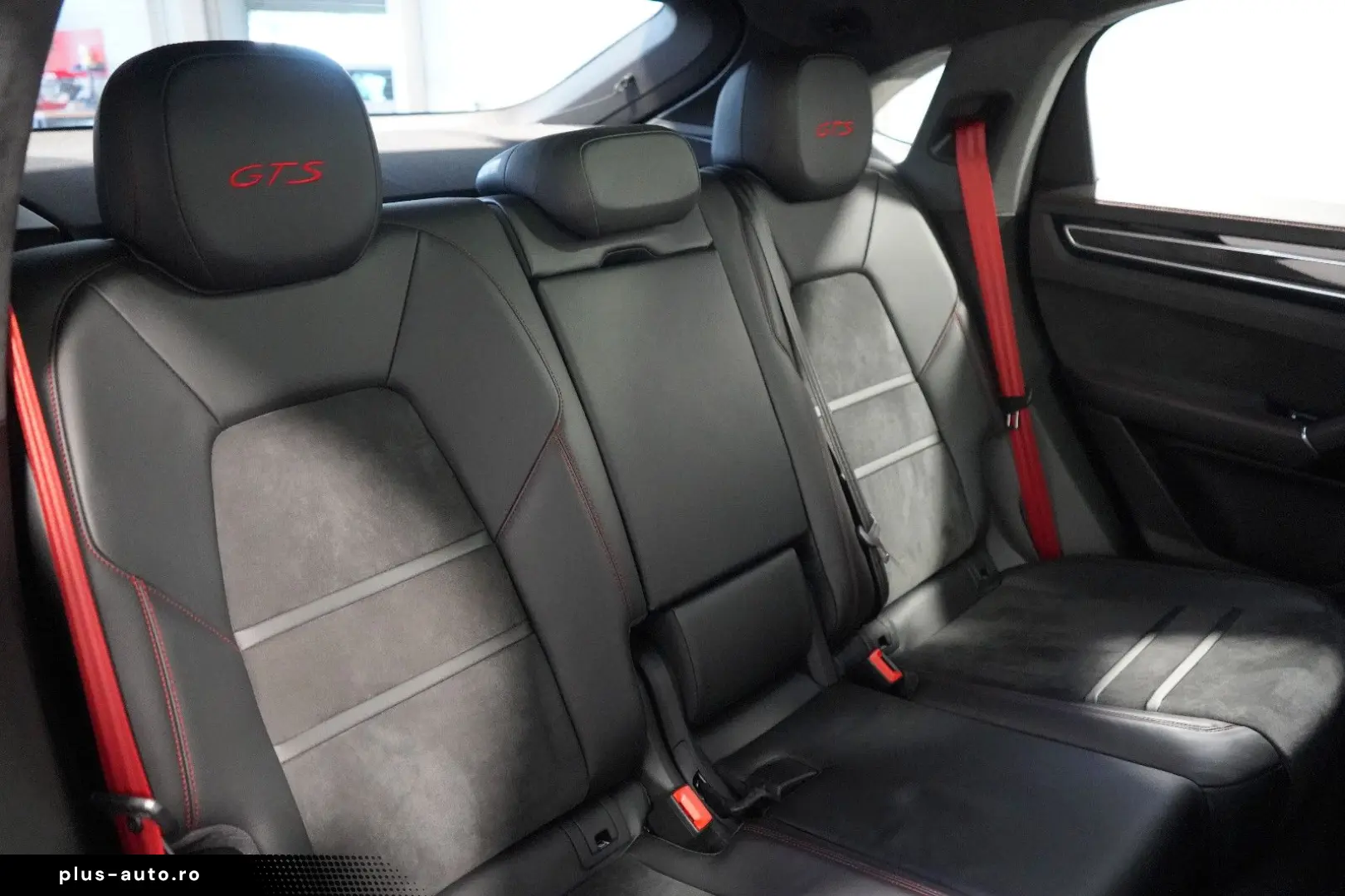 PORSCHE GTS Cayenne Coupe   AHK PDCC CHRONO