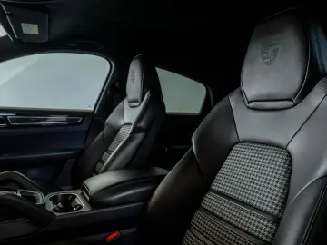 PORSCHE Cayenne Coupe GTS LEICHTBAU SPOR PDCC PASM PDLS