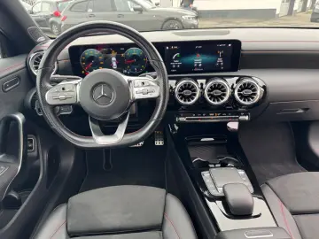 MERCEDES-BENZ CLA 220 d AMG Line Burmester Navi