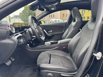 MERCEDES-BENZ CLA 220 d AMG Line Burmester Navi