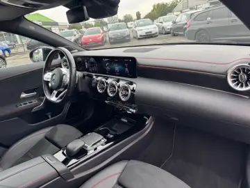 MERCEDES-BENZ CLA 220 d AMG Line Burmester Navi