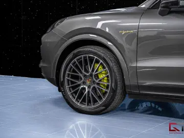 PORSCHE Cayenne E-Hybrid 21  RS Spyder Design Pano 14way