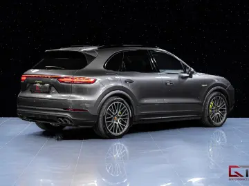 PORSCHE Cayenne E-Hybrid 21  RS Spyder Design Pano 14way