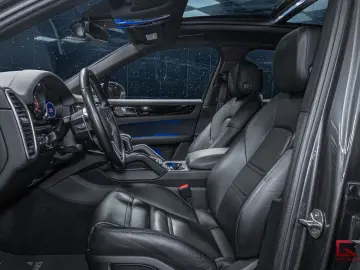 PORSCHE Cayenne E-Hybrid 21  RS Spyder Design Pano 14way