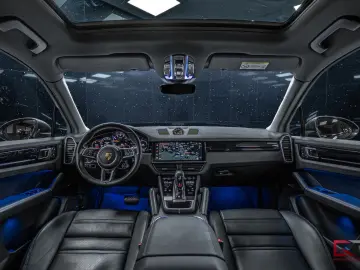 PORSCHE Cayenne E-Hybrid 21  RS Spyder Design Pano 14way