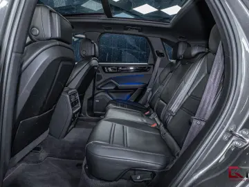 PORSCHE Cayenne E-Hybrid 21  RS Spyder Design Pano 14way