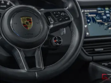 PORSCHE Cayenne E-Hybrid 21  RS Spyder Design Pano 14way