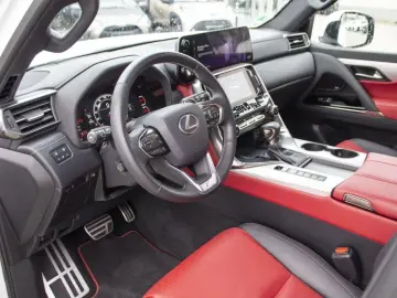 LEXUS LX 600 F SPORT